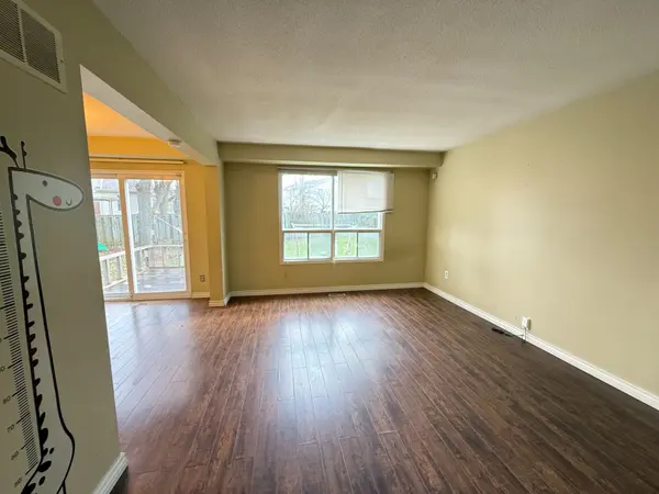 24 Oakhaven DR, Toronto E07, ON M1V 1X9