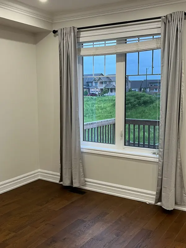 2360 Dobbinton ST, Oshawa, ON L1L 0L4