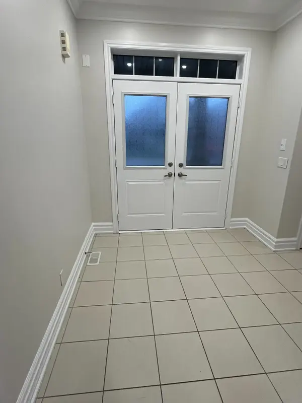 2360 Dobbinton ST, Oshawa, ON L1L 0L4