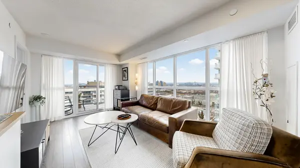 20 Meadowglen PL #2109, Toronto E09, ON M1G 0A9