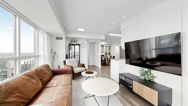 20 Meadowglen PL #2109, Toronto E09, ON M1G 0A9