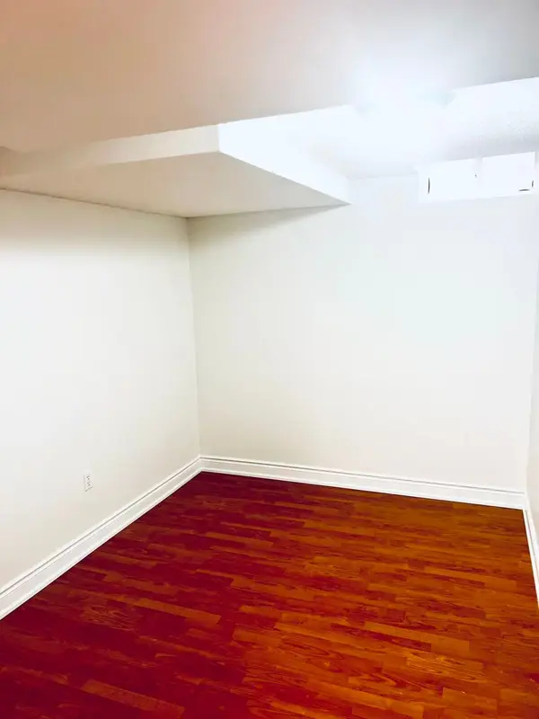 17 Ferncliffe CRES #Bsmt, Markham, ON L3S 4N9