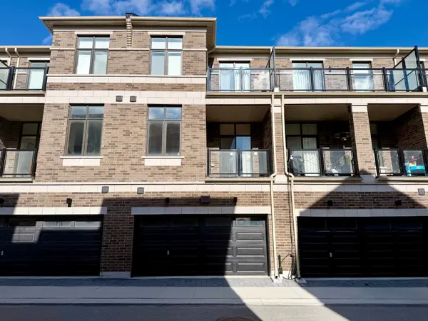 22 Kahshe LN, Richmond Hill, ON L4S 0N7