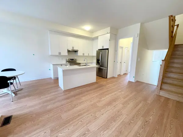 22 Kahshe LN, Richmond Hill, ON L4S 0N7