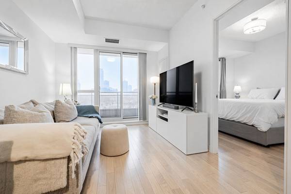 9199 Yonge ST #SE403, Richmond Hill, ON L4C 1H7