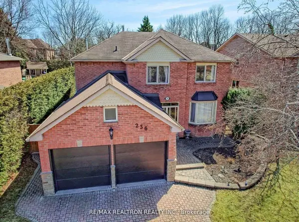 236 Mccaffrey RD, Newmarket, ON L3X 1J3