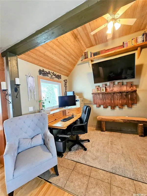 2612 Lindsay STREET, Regina, SK S4N 3E1