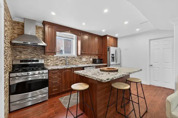 20 Bridesburg DR #1, Toronto W09, ON M9R 2K3