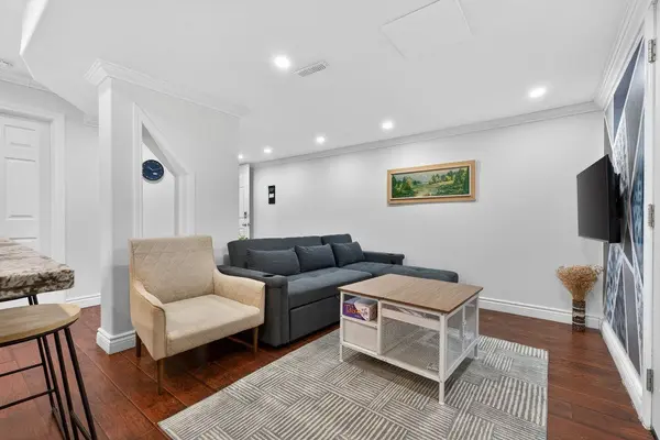 20 Bridesburg DR #1, Toronto W09, ON M9R 2K3