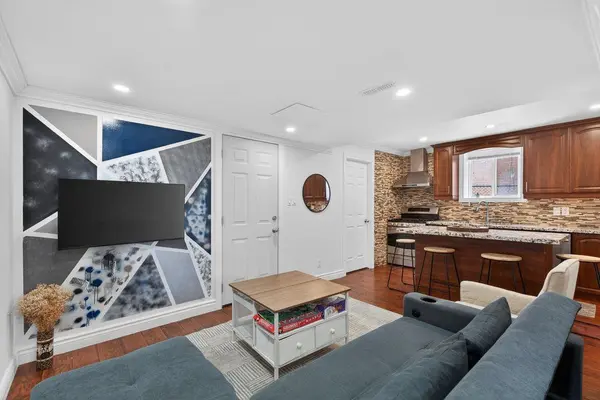 20 Bridesburg DR #1, Toronto W09, ON M9R 2K3