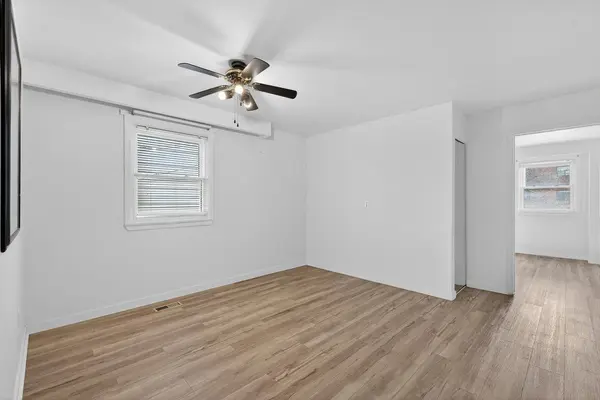 20 Bridesburg DR #3, Toronto W09, ON M9R 2K3