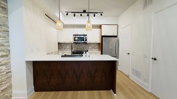 15 Valhalla Inn RD #15, Toronto W08, ON M9B 0B3