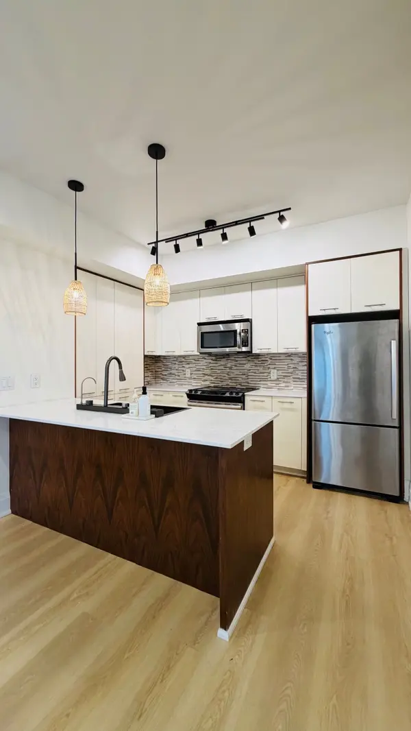 15 Valhalla Inn RD #15, Toronto W08, ON M9B 0B3