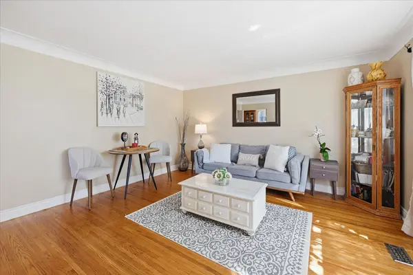 1131 Stanley DR, Burlington, ON L7P 2K6