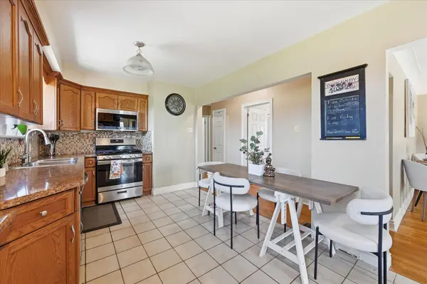 1131 Stanley DR, Burlington, ON L7P 2K6