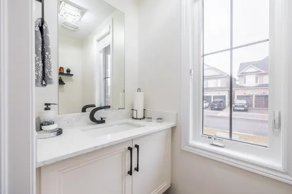 133 Benadir AVE, Caledon, ON L7C 4E7