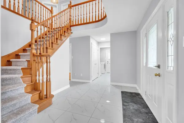 136 Doon DR N, London North, ON N5X 3V1