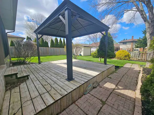 78 Page DR, Welland, ON L3C 6E4