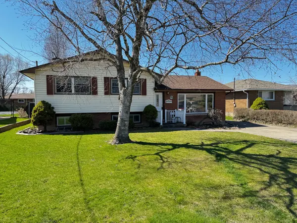 15 Collier RD N, Thorold, ON L2V 2W8