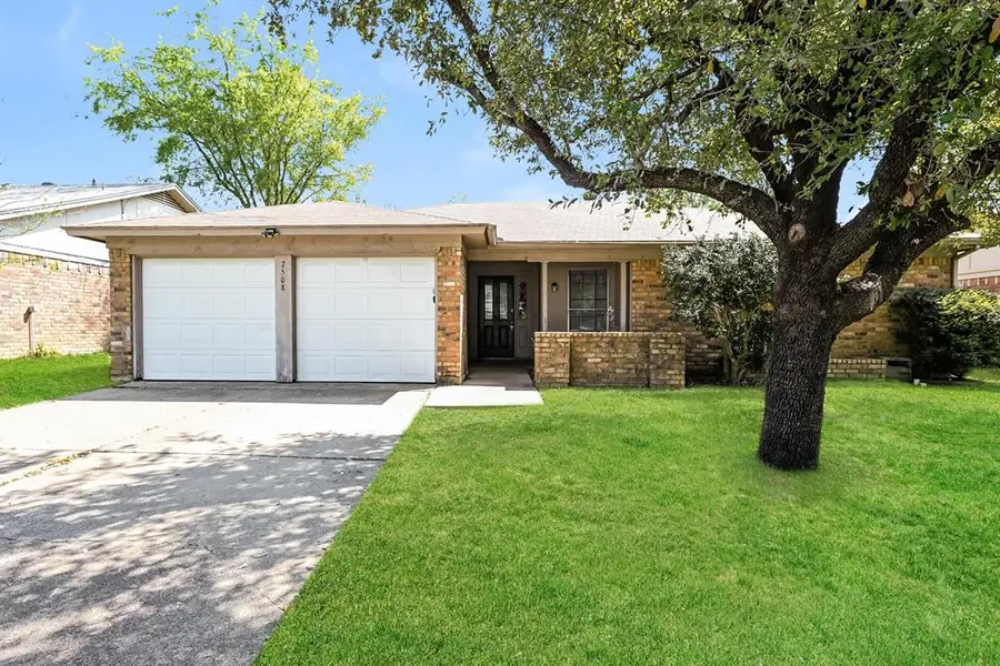 7508 Evergreen Drive, Watauga, TX 76148