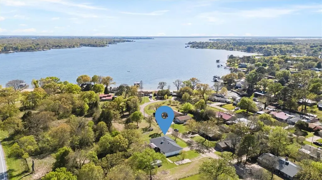 113 E Bayside Drive, Mabank, TX 75156