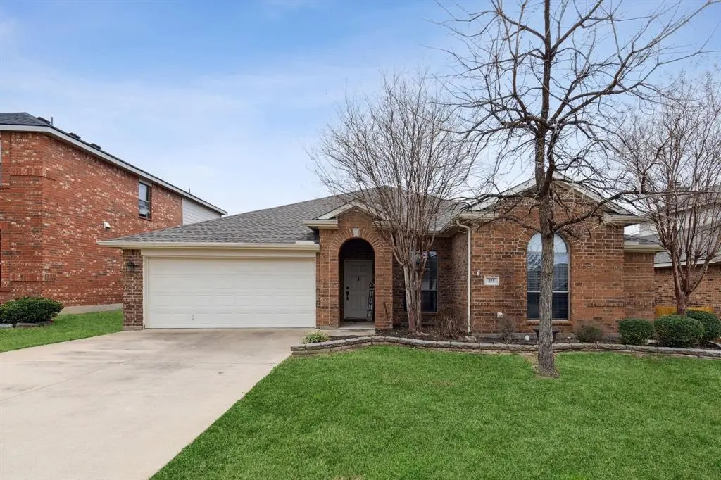 525 Braewick Drive, Fort Worth, TX 76131