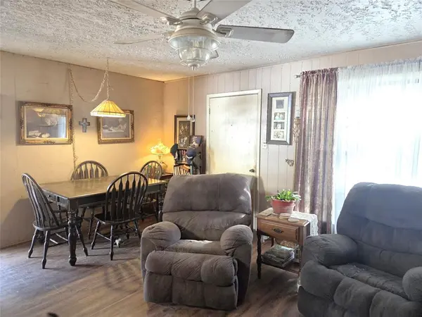 200 Hill Top Road, Glen Rose, TX 76043