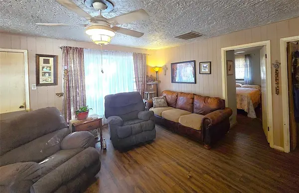 200 Hill Top Road, Glen Rose, TX 76043