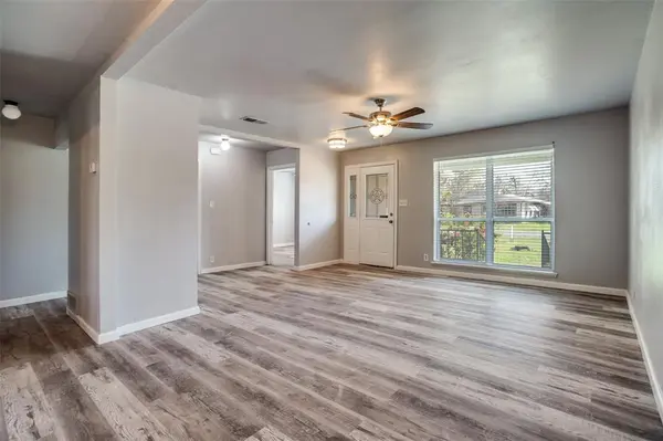 266 W Fulton Street, Van Alstyne, TX 75495