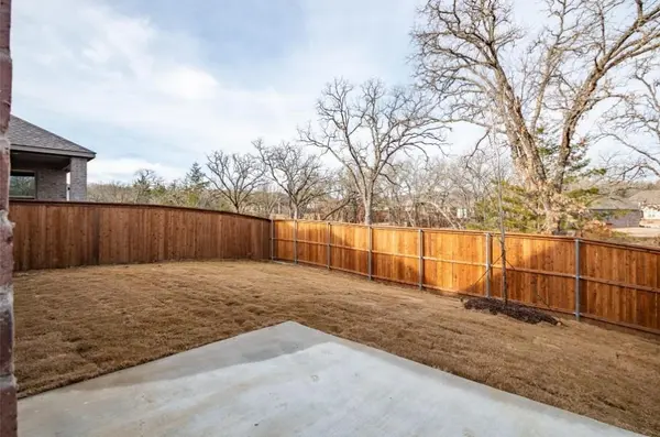 3936 Oak Creek Circle, Denison, TX 75020