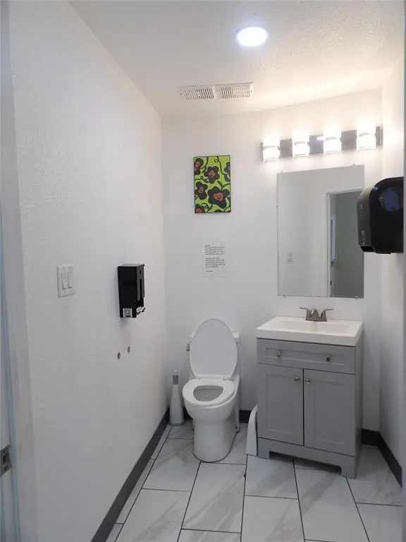 4373 S Hampton Road #A, Dallas, TX 75232