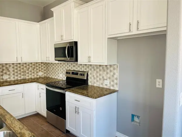 548 Kerry Street, Crowley, TX 76036