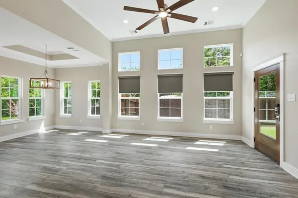 207 Wilson Street, Lake Dallas, TX 75065