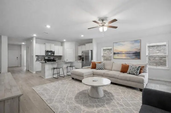 10104 Sunnyview Lane, Aubrey, TX 76227