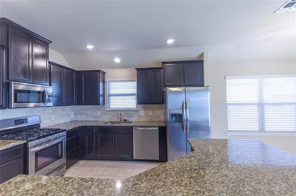 900 Lake Cypress Lane, Little Elm, TX 75068