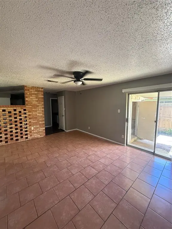 708 E Pecan Street #712, Hurst, TX 76053