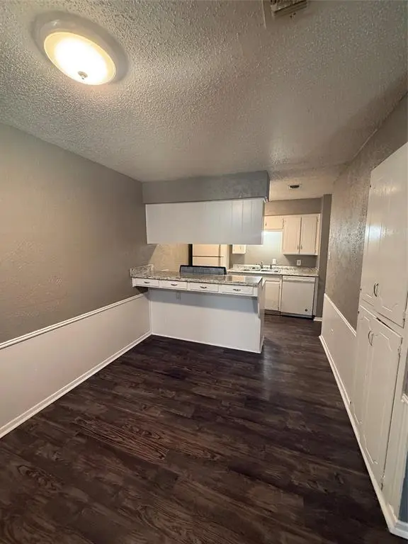 708 E Pecan Street #712, Hurst, TX 76053