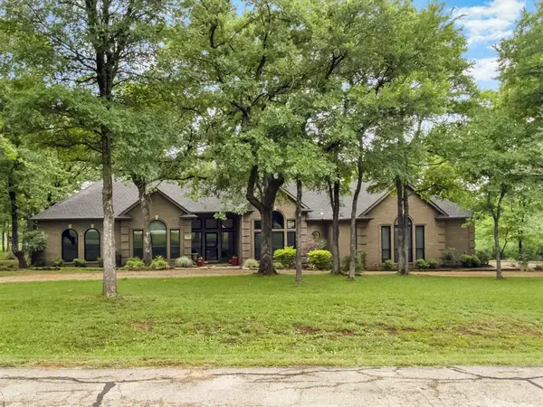600 Diamond Point Drive, Oak Point, TX 75068