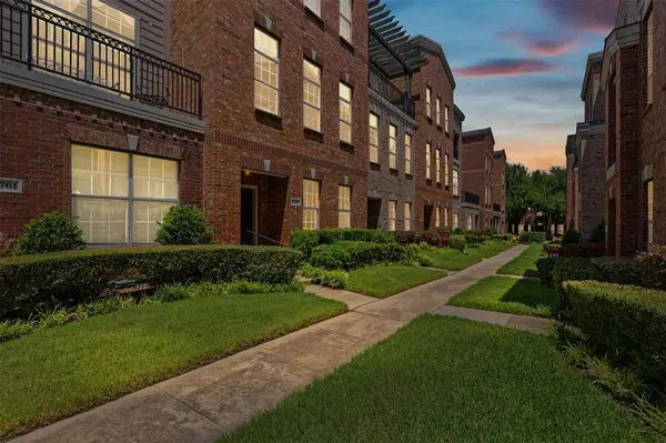 15759 Seabolt #44, Addison, TX 75001