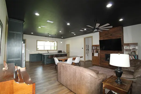 2420 County Road 4107, New Boston, TX 75570