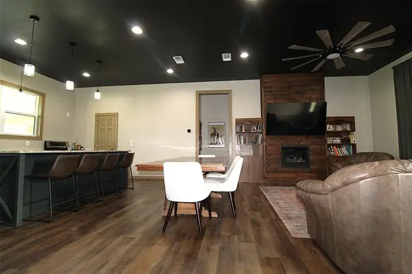 2420 County Road 4107, New Boston, TX 75570