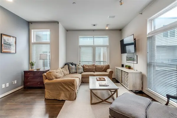 4310 Buena Vista Street #23, Dallas, TX 75205