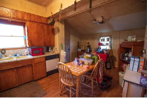 307 W Spruce Street, Whitewright, TX 75491