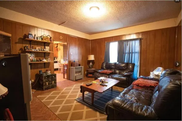 307 W Spruce Street, Whitewright, TX 75491