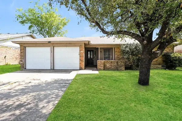 7508 Evergreen Drive, Watauga, TX 76148