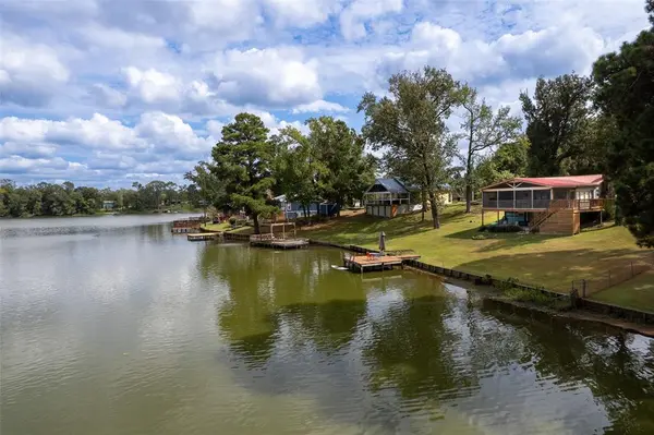 668 Omaha Drive, Omaha, TX 75571