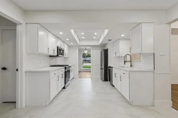 1704 Venetian Circle, Arlington, TX 76013