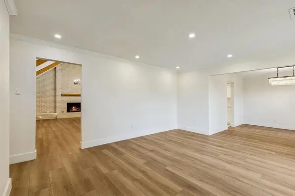 1704 Venetian Circle, Arlington, TX 76013