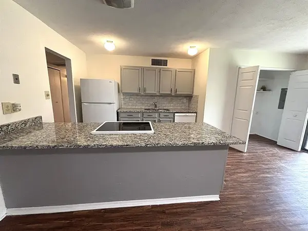 5620 Pearce Street, The Colony, TX 75056