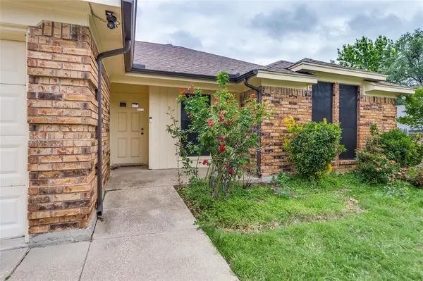 10813 Tall Oak Drive, Fort Worth, TX 76108